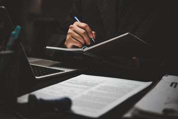 i dont give a shit的中文意思是什么？